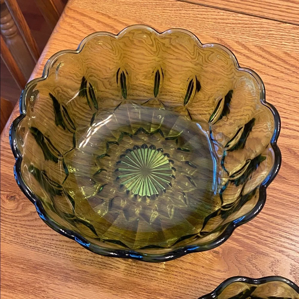 Vintage Indiana Mid Century Green Scallop Set of (4) Total, Green Glass Bowls